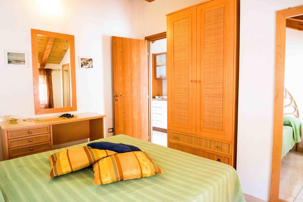Hotel Resort Rocca Di Vadaro Capo Vaticano Room photo