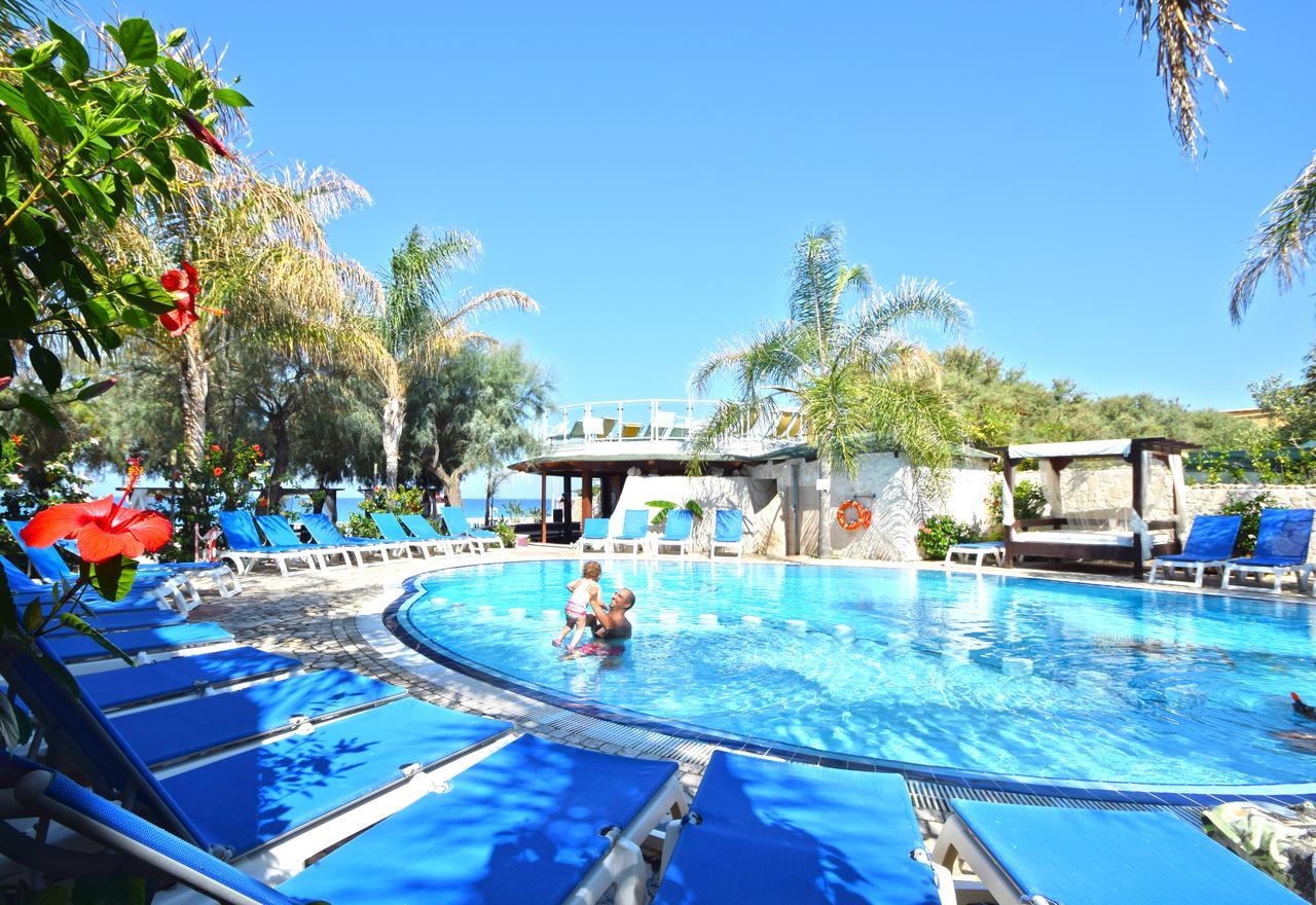 Hotel Resort Rocca Di Vadaro Capo Vaticano Exterior photo
